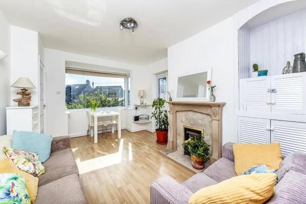 Sunrise! ~ 2 Bedrooms, Garden, Parking, Sea Views St Ives  Bagian luar foto