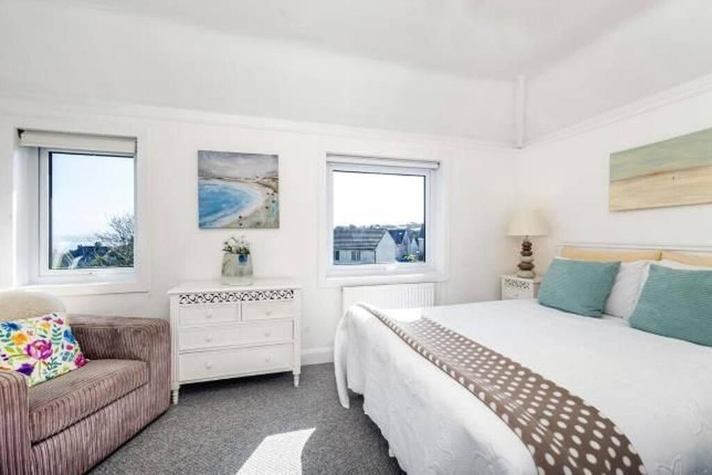 Sunrise! ~ 2 Bedrooms, Garden, Parking, Sea Views St Ives  Bagian luar foto