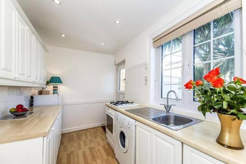 Sunrise! ~ 2 Bedrooms, Garden, Parking, Sea Views St Ives  Bagian luar foto
