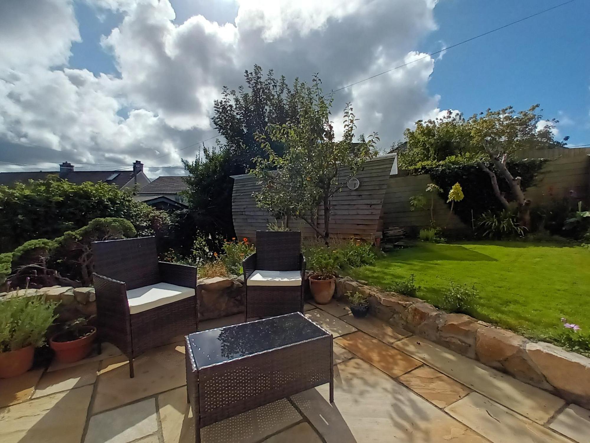 Sunrise! ~ 2 Bedrooms, Garden, Parking, Sea Views St Ives  Bagian luar foto