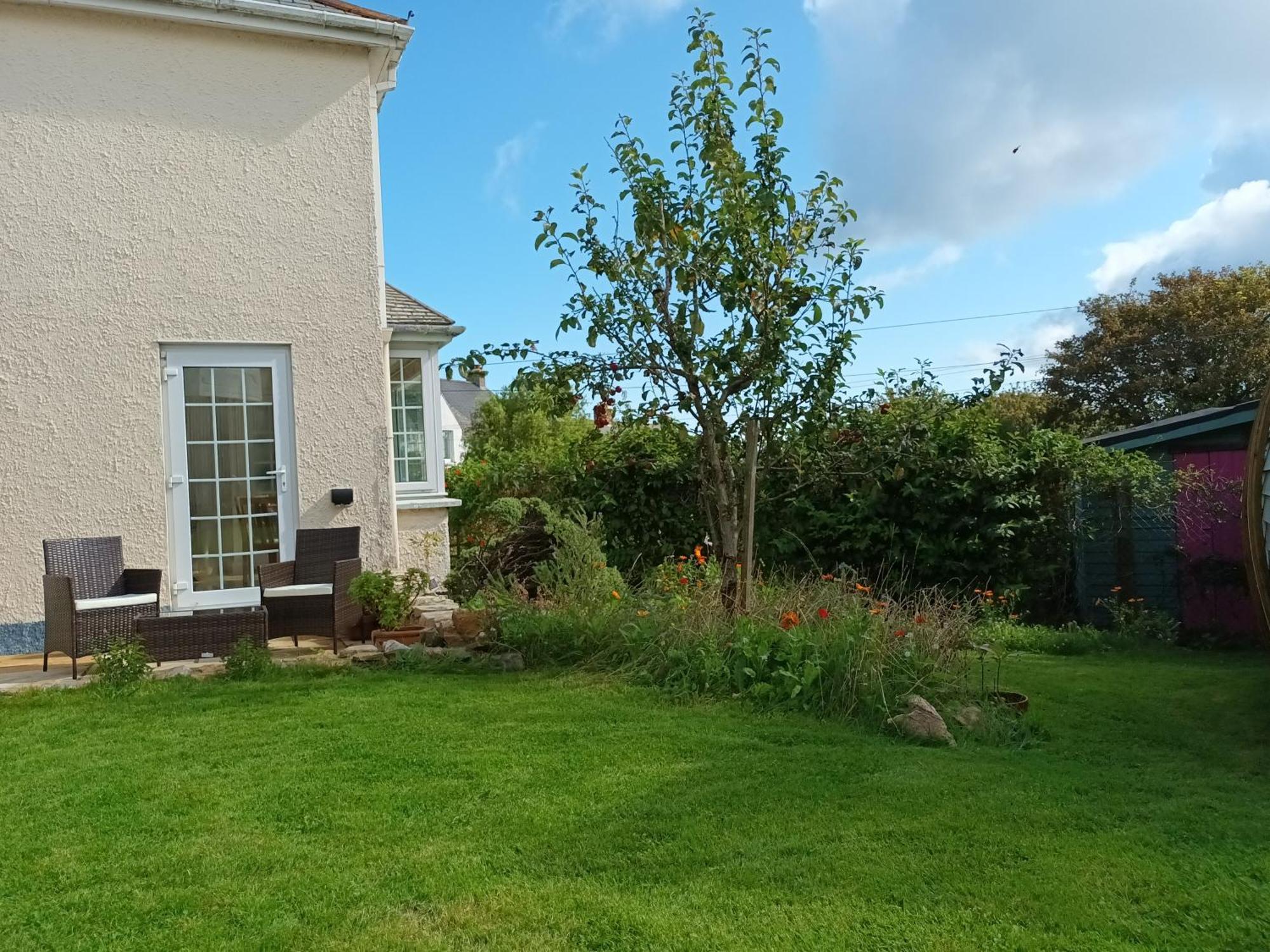 Sunrise! ~ 2 Bedrooms, Garden, Parking, Sea Views St Ives  Bagian luar foto